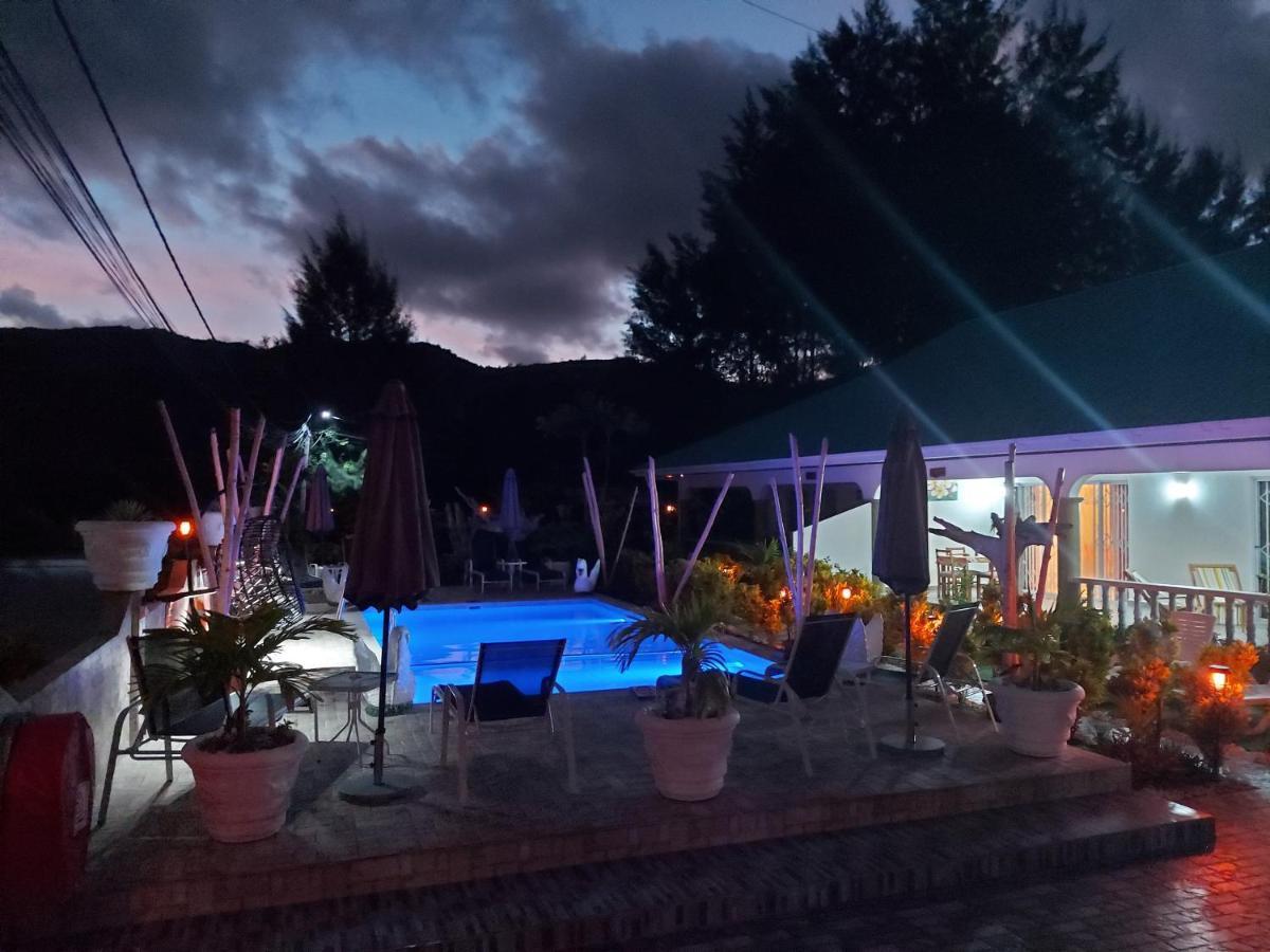 Leo'S Petit Villa Annex Praslin Dış mekan fotoğraf